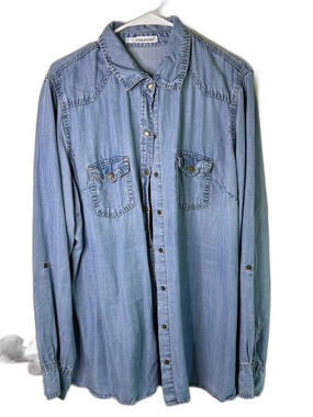 Maurices Light Blue chambray Denim Shirt plus size 2